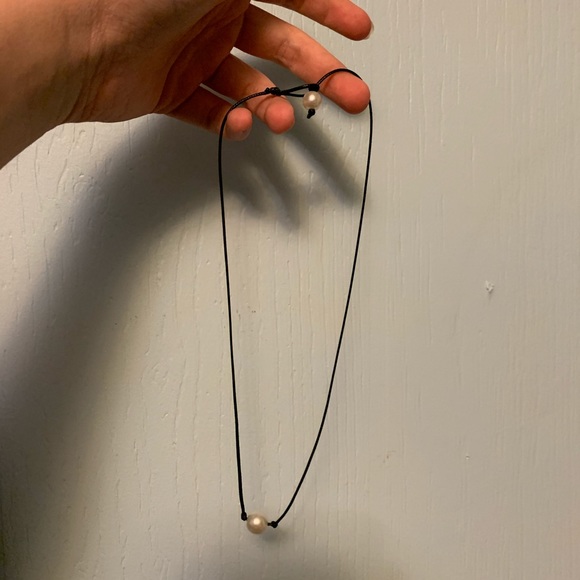 Jewelry - 🤍 Single Pearl Necklace